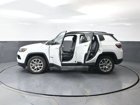 Used 2025 Jeep Compass Limited AWD/4WD image 58