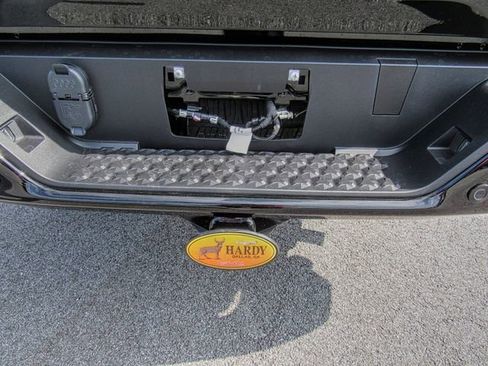 New 2026 GMC Canyon Elevation w/ Convenience Package image 6