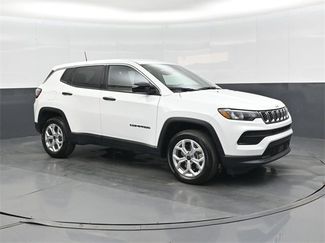 Used 2025 Jeep Compass Sport video 1