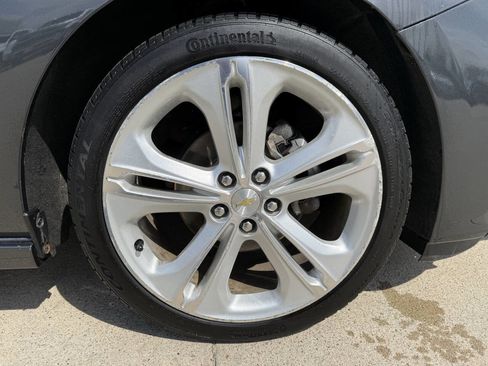 Used 2017 Chevrolet Cruze Premier FWD image 10