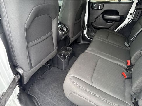 Used 2022 Jeep Wrangler Unlimited Sport AWD/4WD image 31