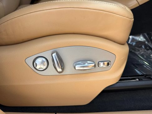 Used 2018 Porsche Macan Sport Edition AWD/4WD image 25