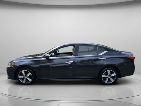 Used 2020 Nissan Altima 2.5 SL AWD/4WD image 2
