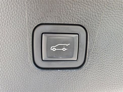 Used 2023 Buick Enclave Premium w/ Experience Buick Package image 32