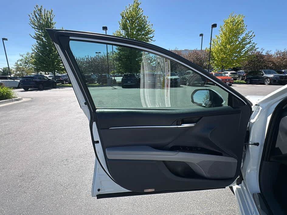 Used 2018 Toyota Camry SE w/ Protection Package (Q2) FWD image 29