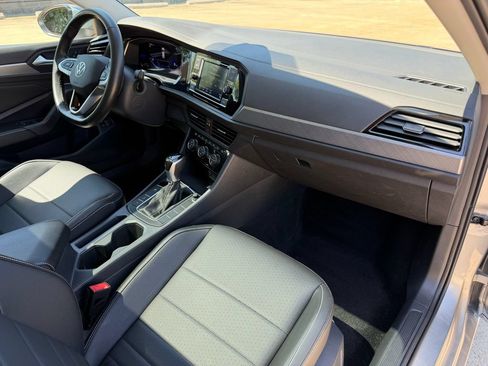 Used 2023 Volkswagen Jetta SE w/ Panoramic Sunroof Package FWD image 22