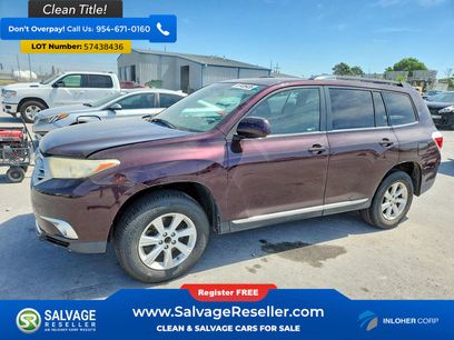Used 2011 Toyota Highlander SE w/ Tow Pkg