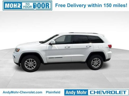 Used 2018 Jeep Grand Cherokee Laredo AWD/4WD image 2