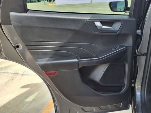 Used 2025 Ford Escape ST-Line image 19