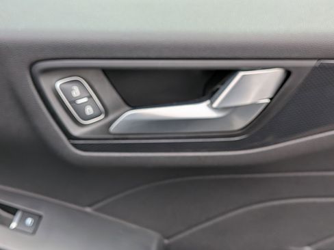 Used 2025 Ford Escape ST-Line FWD image 32