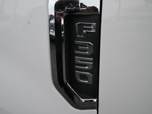 Used 2019 Ford F350 XL w/ Power Equipment Group image 35