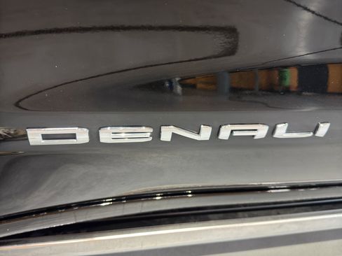 Used 2024 GMC Sierra 1500 Denali AWD/4WD image 12