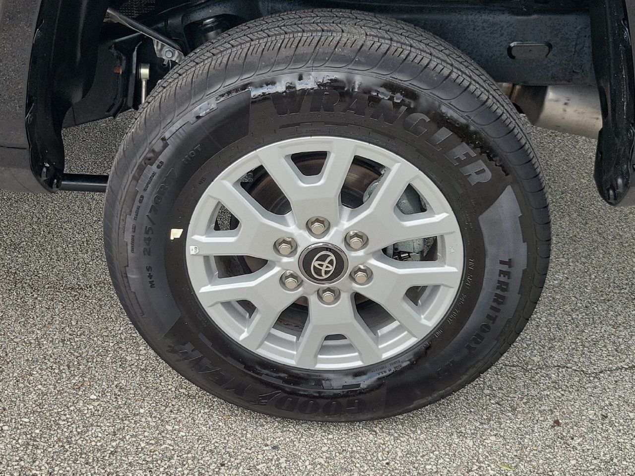 Used 2026 Toyota Tacoma SR5 AWD/4WD image 5
