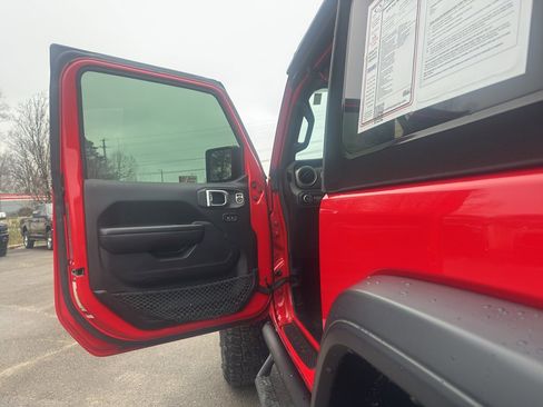 Used 2018 Jeep Wrangler Sport image 16