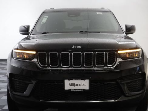 Used 2023 Jeep Grand Cherokee Laredo w/ Luxury Tech Group I AWD/4WD image 21
