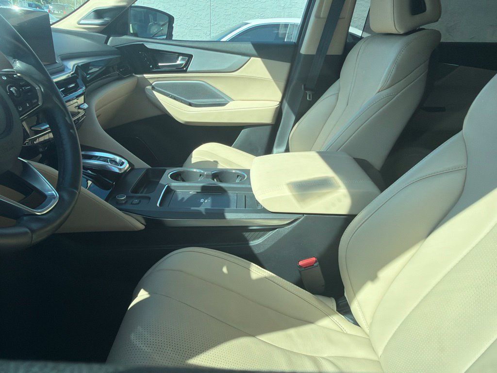 Certified 2025 Acura MDX w/ Technology Package AWD/4WD image 8