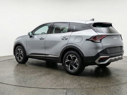 Used 2025 Kia Sportage LX FWD image 6