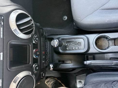 Used 2017 Jeep Wrangler Unlimited Sport AWD/4WD image 25