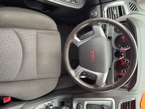 Used 2015 GMC Acadia SLE image 14