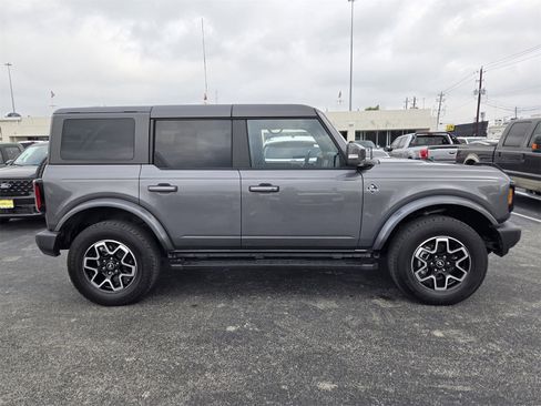 Used 2024 Ford Bronco Outer Banks image 4