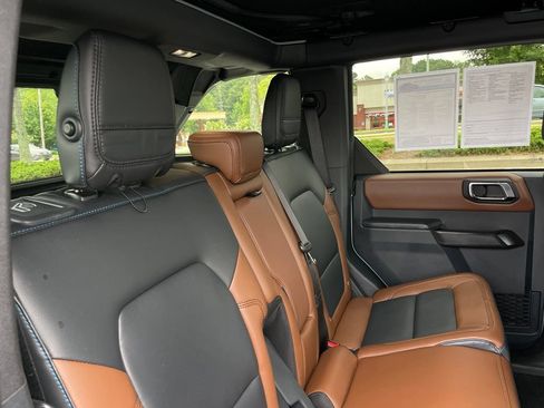 Used 2024 Ford Bronco Outer Banks AWD/4WD image 36