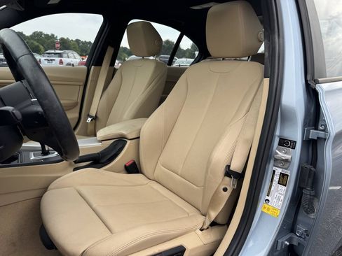 Used 2014 BMW 320i Sedan RWD image 9