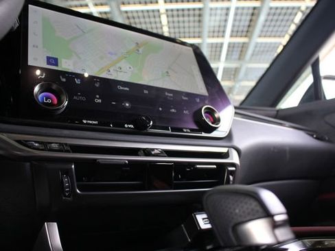 Used 2024 Lexus RX 500h F Sport image 17