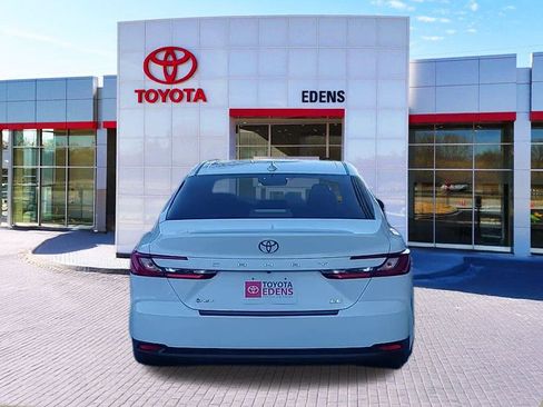 Used 2025 Toyota Camry LE image 4