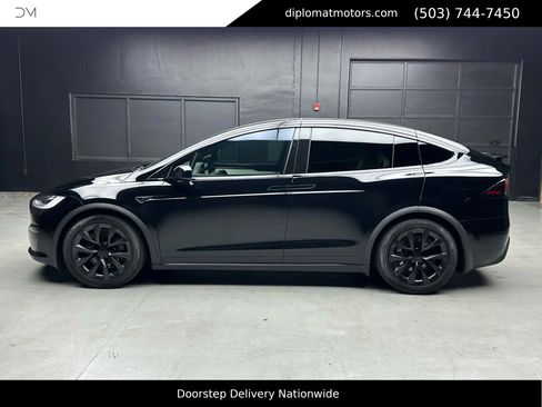Used 2023 Tesla Model X image 3