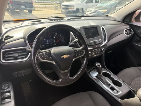 Used 2019 Chevrolet Equinox LT w/ Driver Convenience Package FWD image 16
