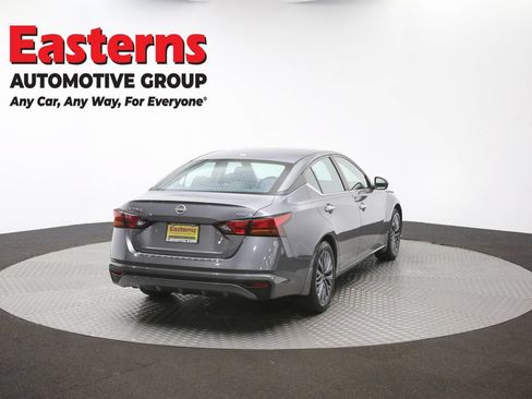 Used 2023 Nissan Altima 2.5 SV FWD image 39