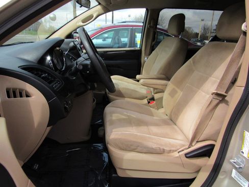 Used 2014 Dodge Grand Caravan SE w/ Quick Order Package 29E SE image 4