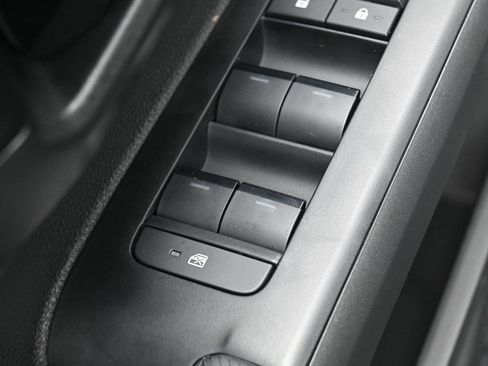 Certified 2025 Toyota Tacoma SR5 image 15