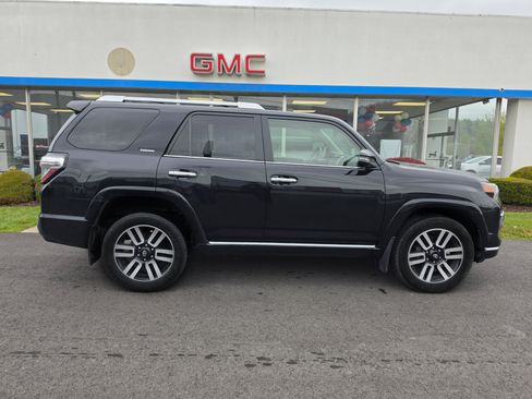 Used 2024 Toyota 4Runner Limited AWD/4WD image 2