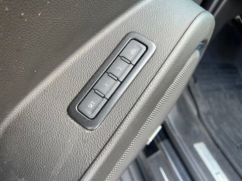 Used 2019 Chevrolet Suburban LT AWD/4WD image 29