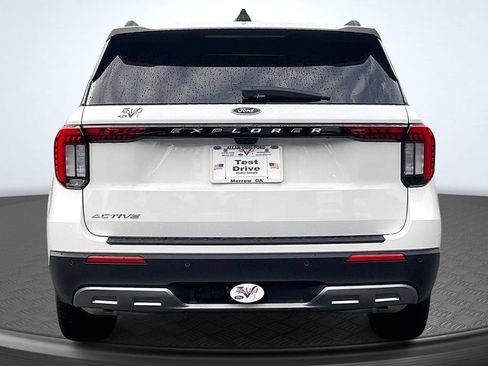 Used 2026 Ford Explorer Active w/ Active Comfort Package RWD image 6