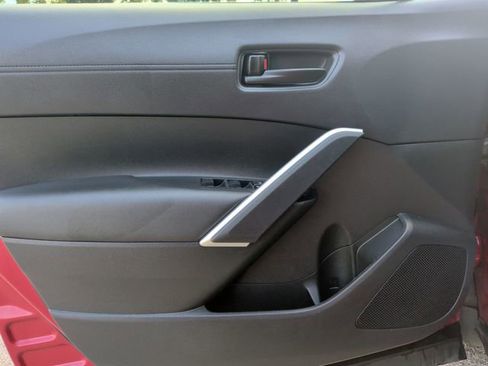 Used 2023 Toyota Corolla Cross LE FWD image 13