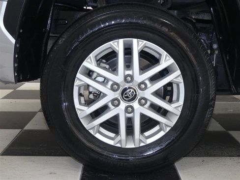 Used 2022 Toyota Tundra SR5 AWD/4WD image 29