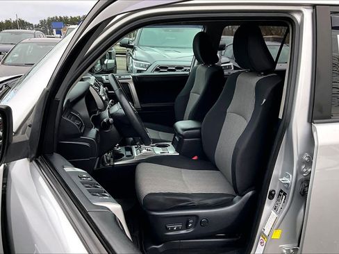 Used 2015 Toyota 4Runner SR5 image 8