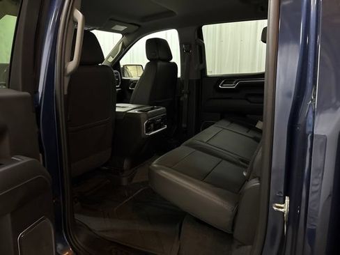 Used 2022 Chevrolet Silverado 1500 LTZ w/ LTZ Convenience Package II AWD/4WD image 18