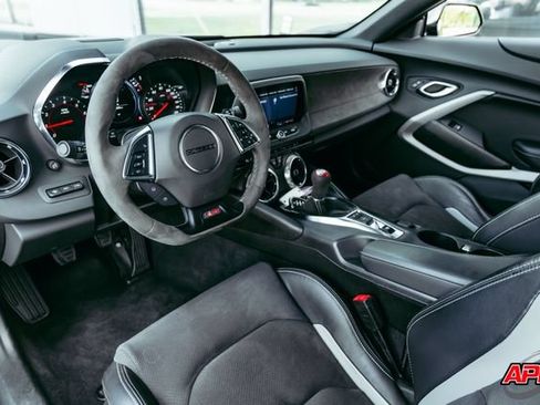 Used 2022 Chevrolet Camaro SS RWD image 4