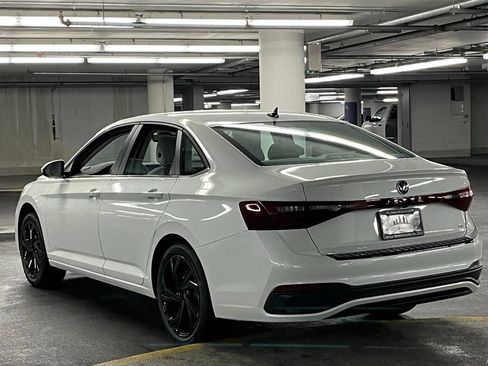 New 2026 Volkswagen Jetta SE FWD image 5