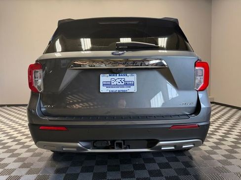 Used 2023 Ford Explorer XLT w/ Equipment Group 202A AWD/4WD image 10