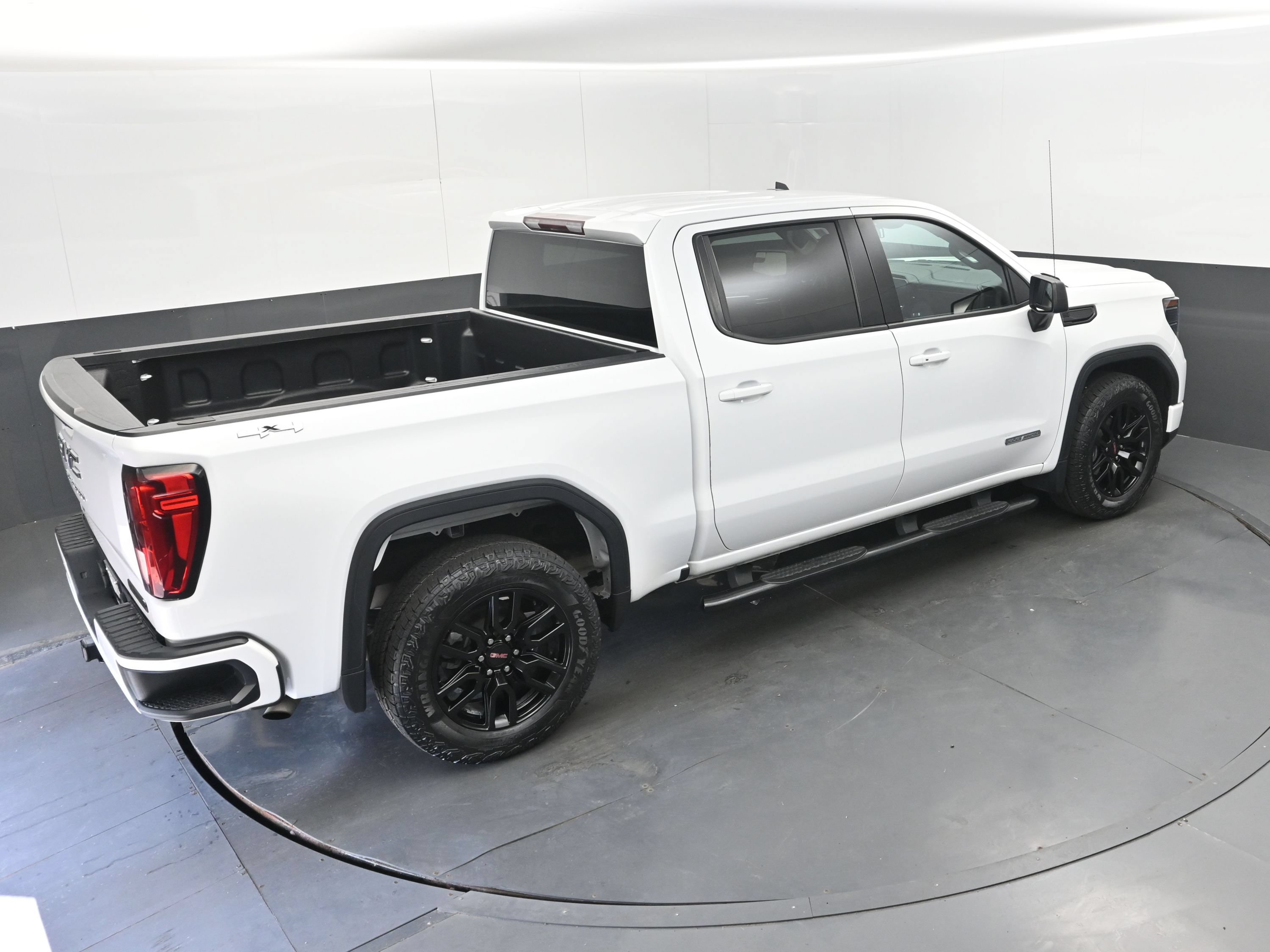 Used 2023 GMC Sierra 1500 Elevation AWD/4WD image 33