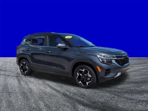 Used 2026 Kia Seltos EX FWD image 2