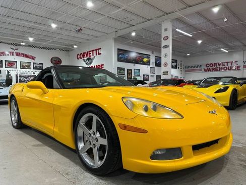 Used 2005 Chevrolet Corvette Convertible w/ Preferred Equipment Group RWD image 5