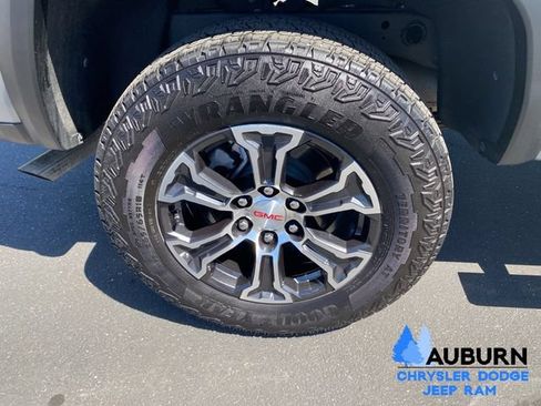 Used 2025 GMC Canyon AT4 AWD/4WD image 12