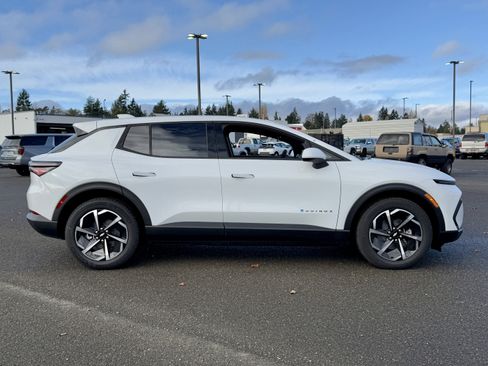 New 2026 Chevrolet Equinox RS image 6