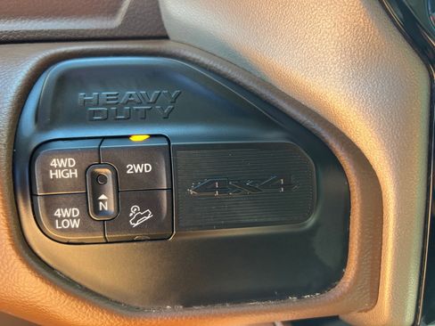 Used 2019 RAM 2500 Laramie AWD/4WD image 35