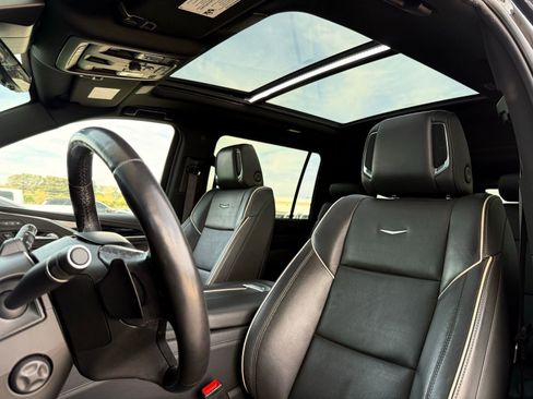 Used 2023 Cadillac Escalade ESV Sport AWD/4WD image 28